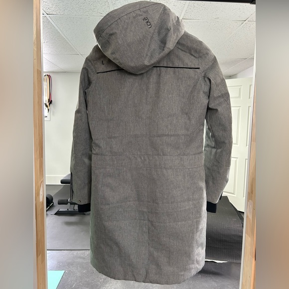 Lolë winter coat - Picture 3 of 4